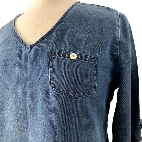 SOFT SURROUNDINGS Fairmont Denim Blue V-Neck Roll Tab Sleeves Top Sz XS‎ - Picture 2 of 5